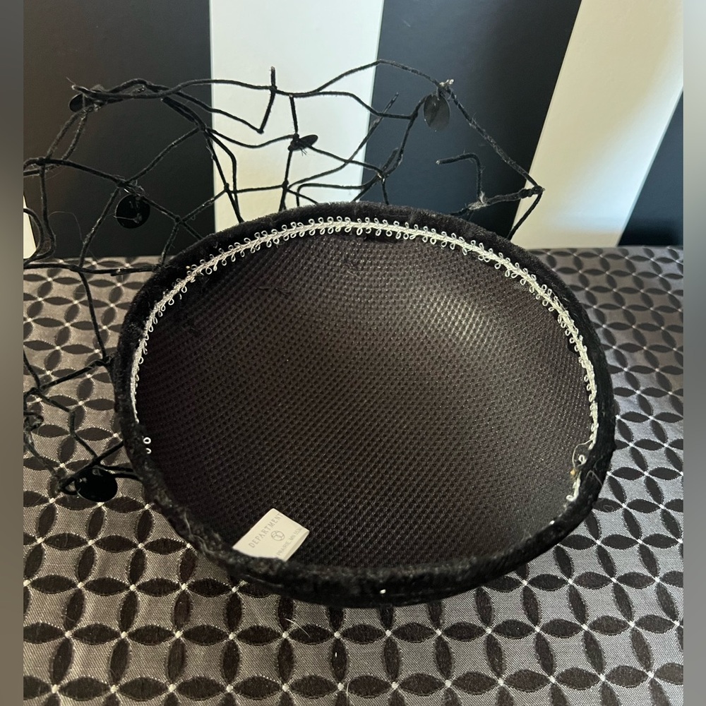Posable Wire Black Spider Web Goth Fascinator Hat 🖤🕸️🕷️ - Picture 5 of 7